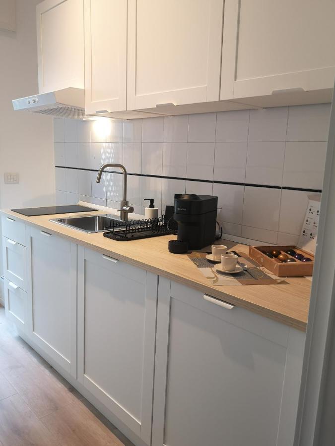 So Fine Petruzzelli Flat Apartment Bari Bagian luar foto