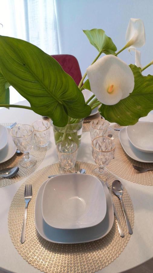 So Fine Petruzzelli Flat Apartment Bari Bagian luar foto